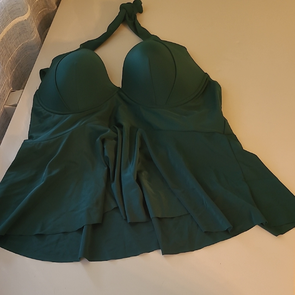 NWOT Size 4x Green Halter Swimsuit Top